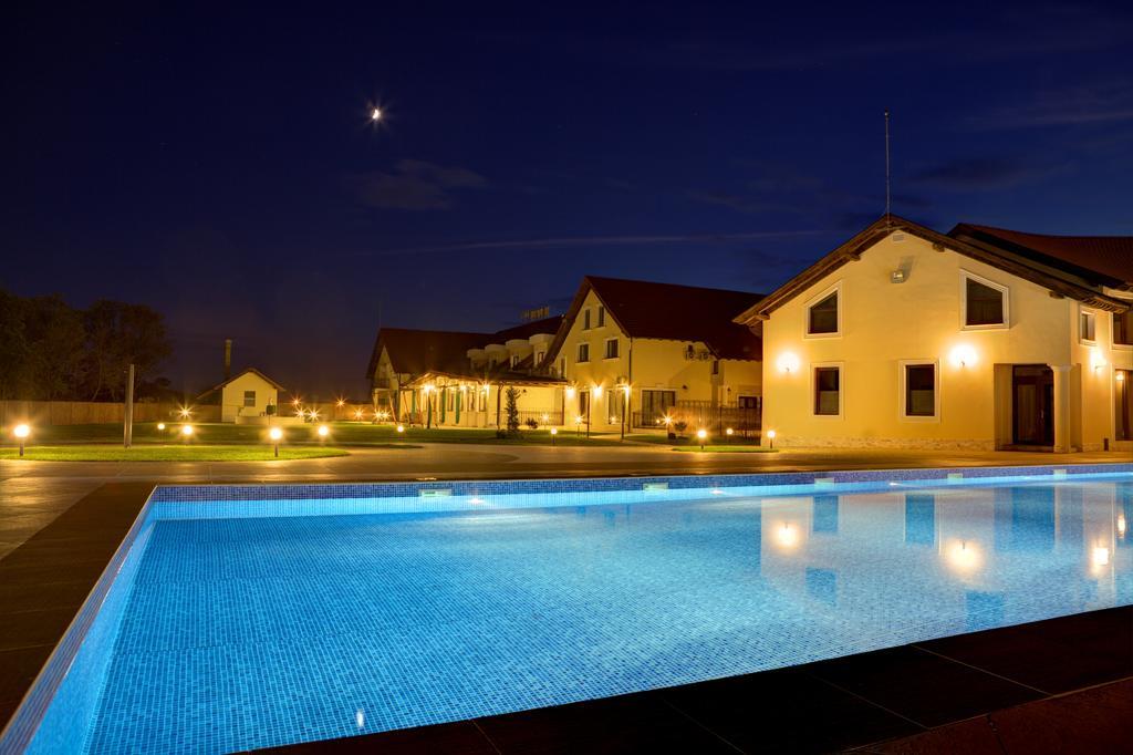 Allegria Hotel Alba Iulia Bagian luar foto