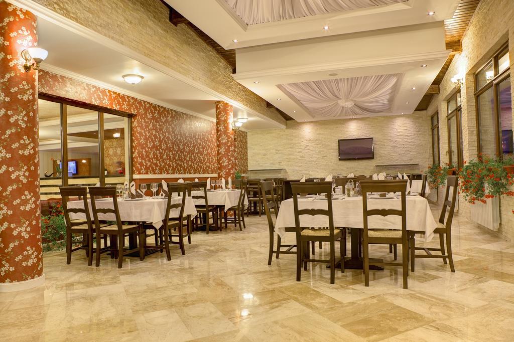 Allegria Hotel Alba Iulia Bagian luar foto