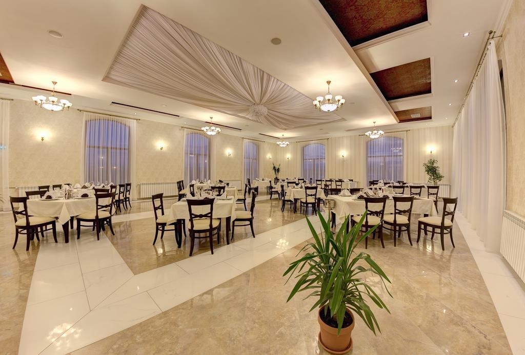 Allegria Hotel Alba Iulia Bagian luar foto