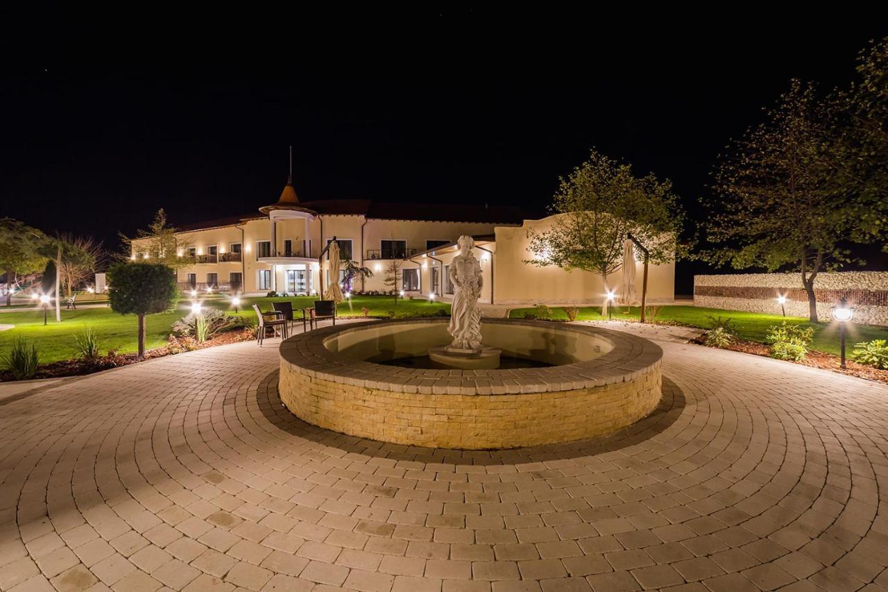 Allegria Hotel Alba Iulia Bagian luar foto